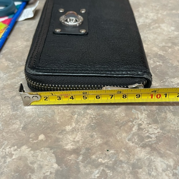Marc by Marc Jacobs leather zip around wallet - Picture 3 of 14